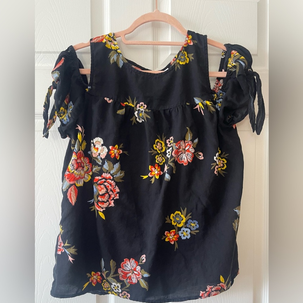 Old Navy Cold Shoulder Black Floral Women's Top